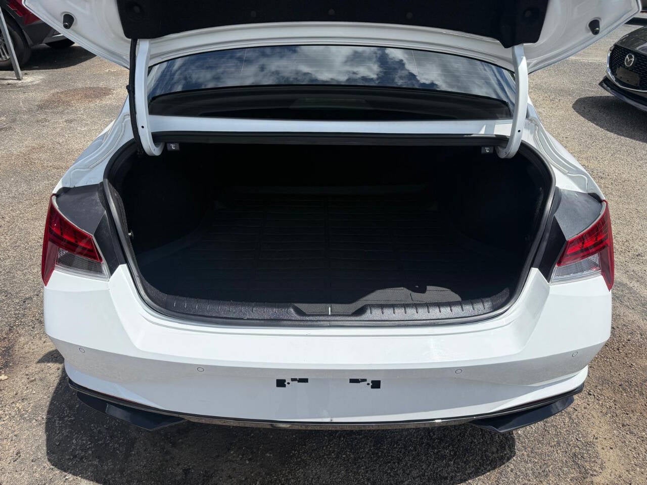 2023 Hyundai Elantra Hybrid Limited 4dr Sedan