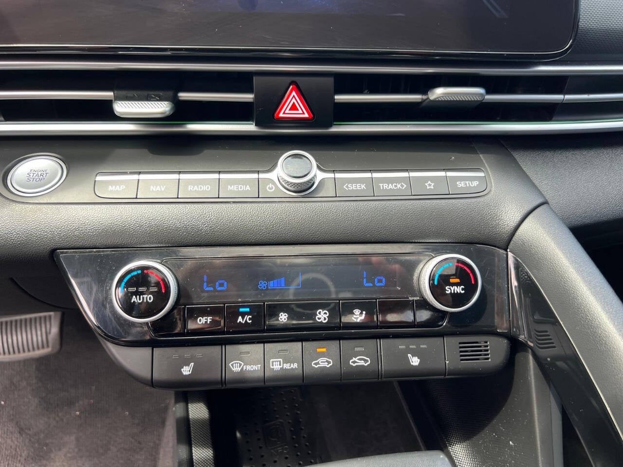 2022 Hyundai Elantra Limited 4dr Sedan SULEV