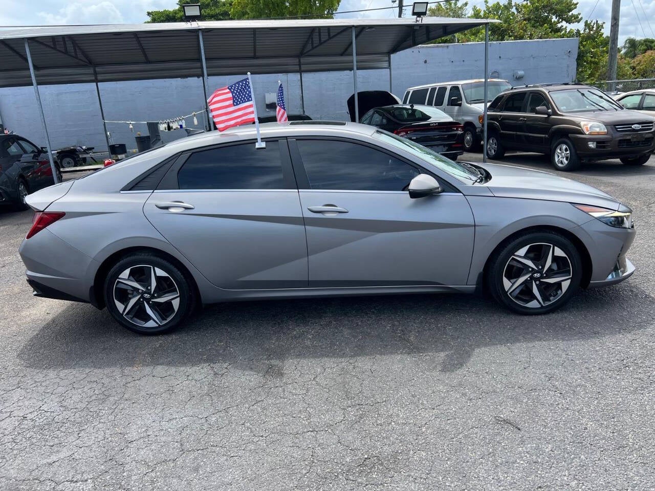 2022 Hyundai Elantra Limited 4dr Sedan SULEV