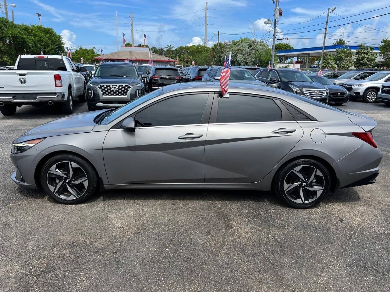 2022 Hyundai Elantra Limited 4dr Sedan SULEV