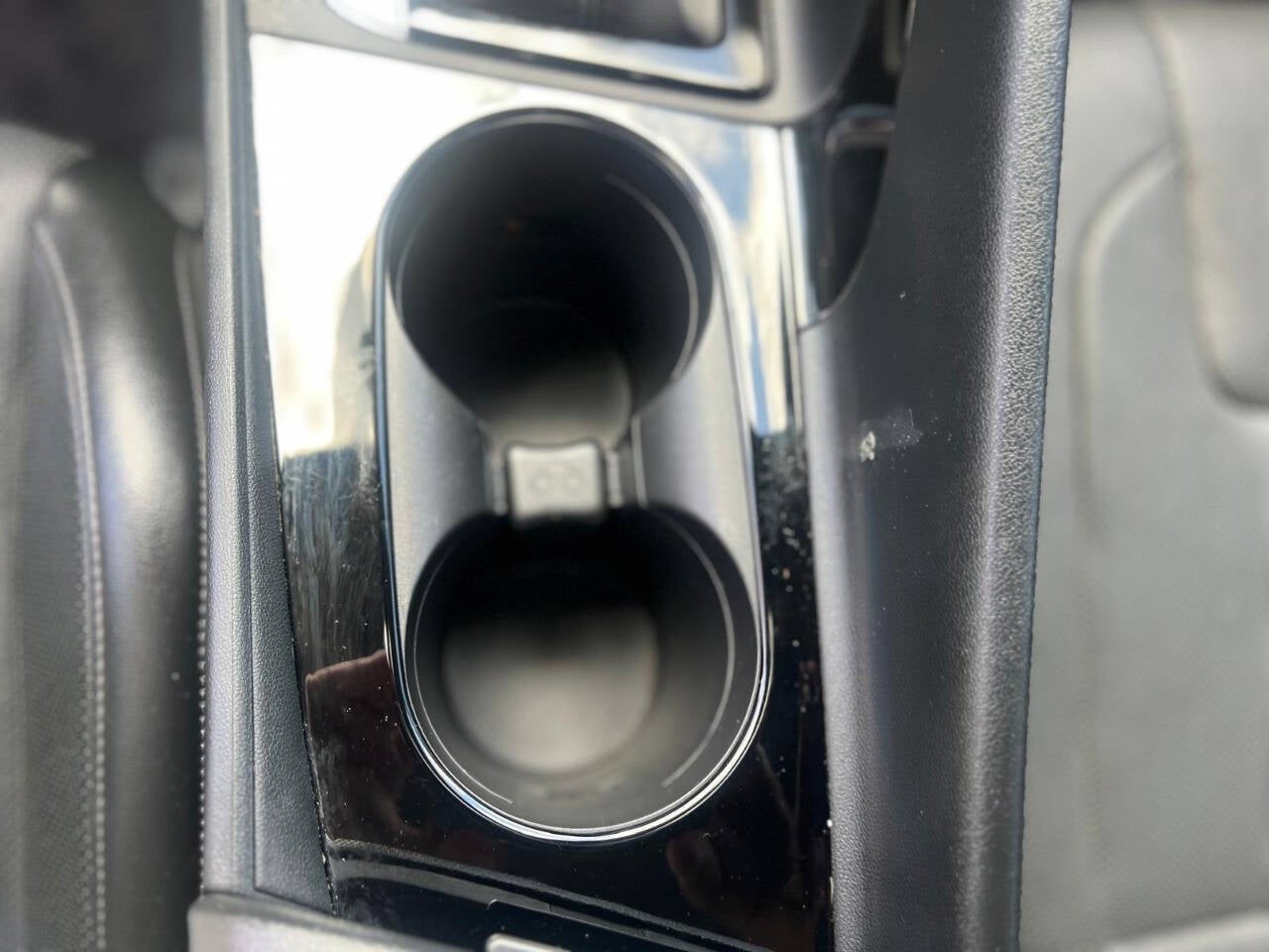 2022 Hyundai Elantra Limited 4dr Sedan SULEV