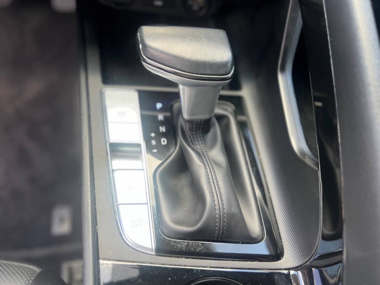 2022 Hyundai Elantra Limited 4dr Sedan SULEV