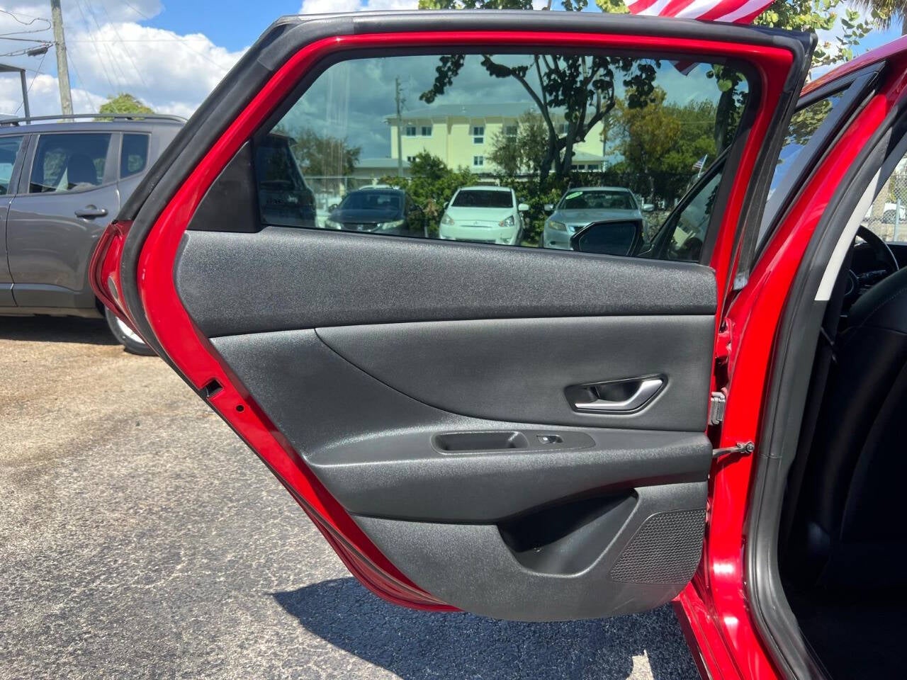 2023 Hyundai Elantra Limited 4dr Sedan SULEV