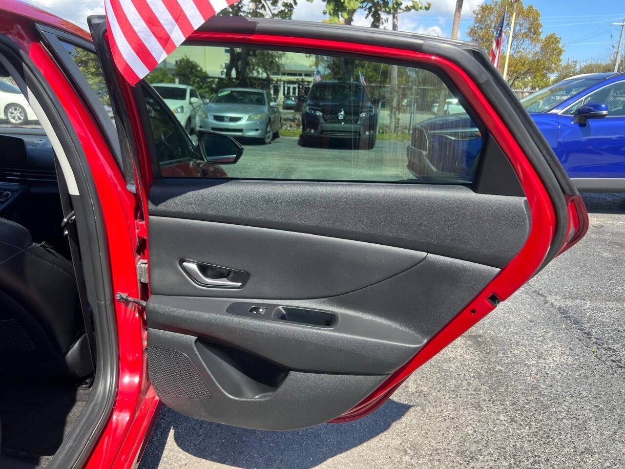 2023 Hyundai Elantra Limited 4dr Sedan SULEV