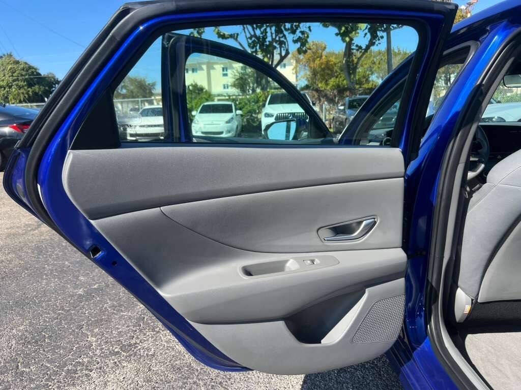 2023 Hyundai Elantra SEL 4dr Sedan SULEV