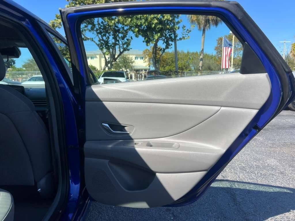 2023 Hyundai Elantra SEL 4dr Sedan SULEV