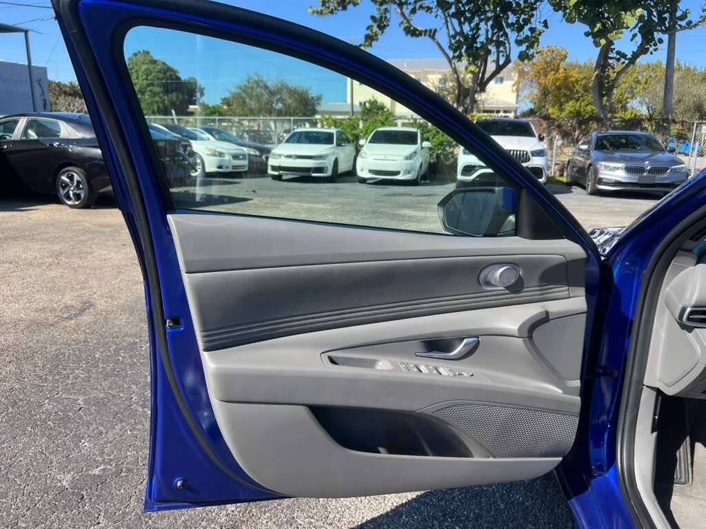 2023 Hyundai Elantra SEL 4dr Sedan SULEV