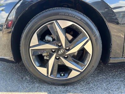 2023 Hyundai Elantra SEL 4dr Sedan