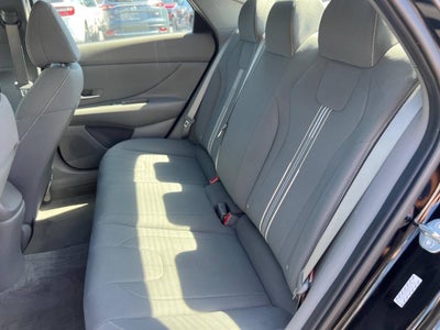 2023 Hyundai Elantra SEL 4dr Sedan