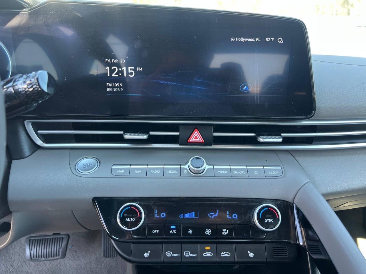 2023 Hyundai Elantra SEL 4dr Sedan