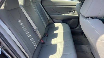 2023 Hyundai Elantra SEL 4dr Sedan