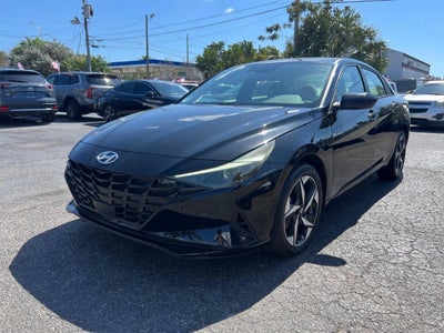 2023 Hyundai Elantra SEL 4dr Sedan