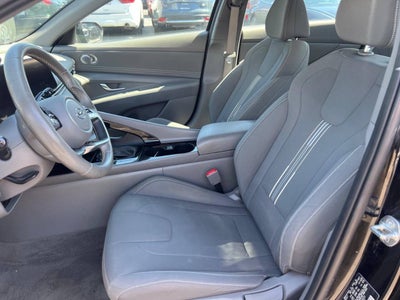 2023 Hyundai Elantra SEL 4dr Sedan