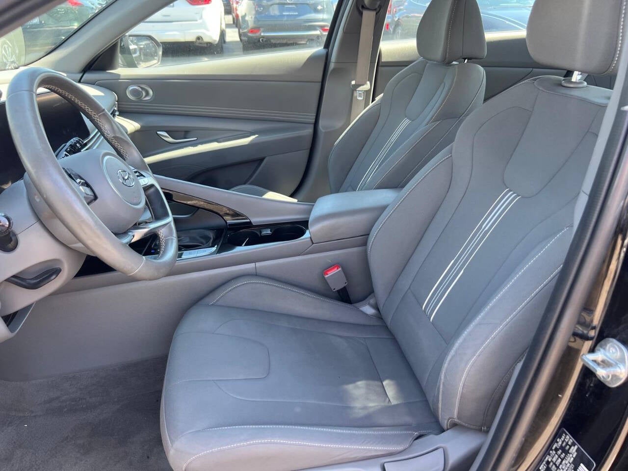 2023 Hyundai Elantra SEL 4dr Sedan