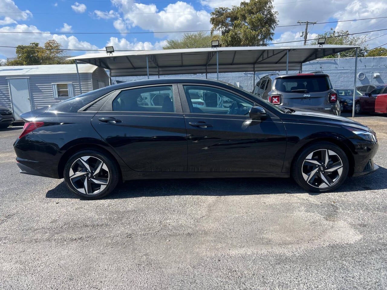 2023 Hyundai Elantra SEL 4dr Sedan