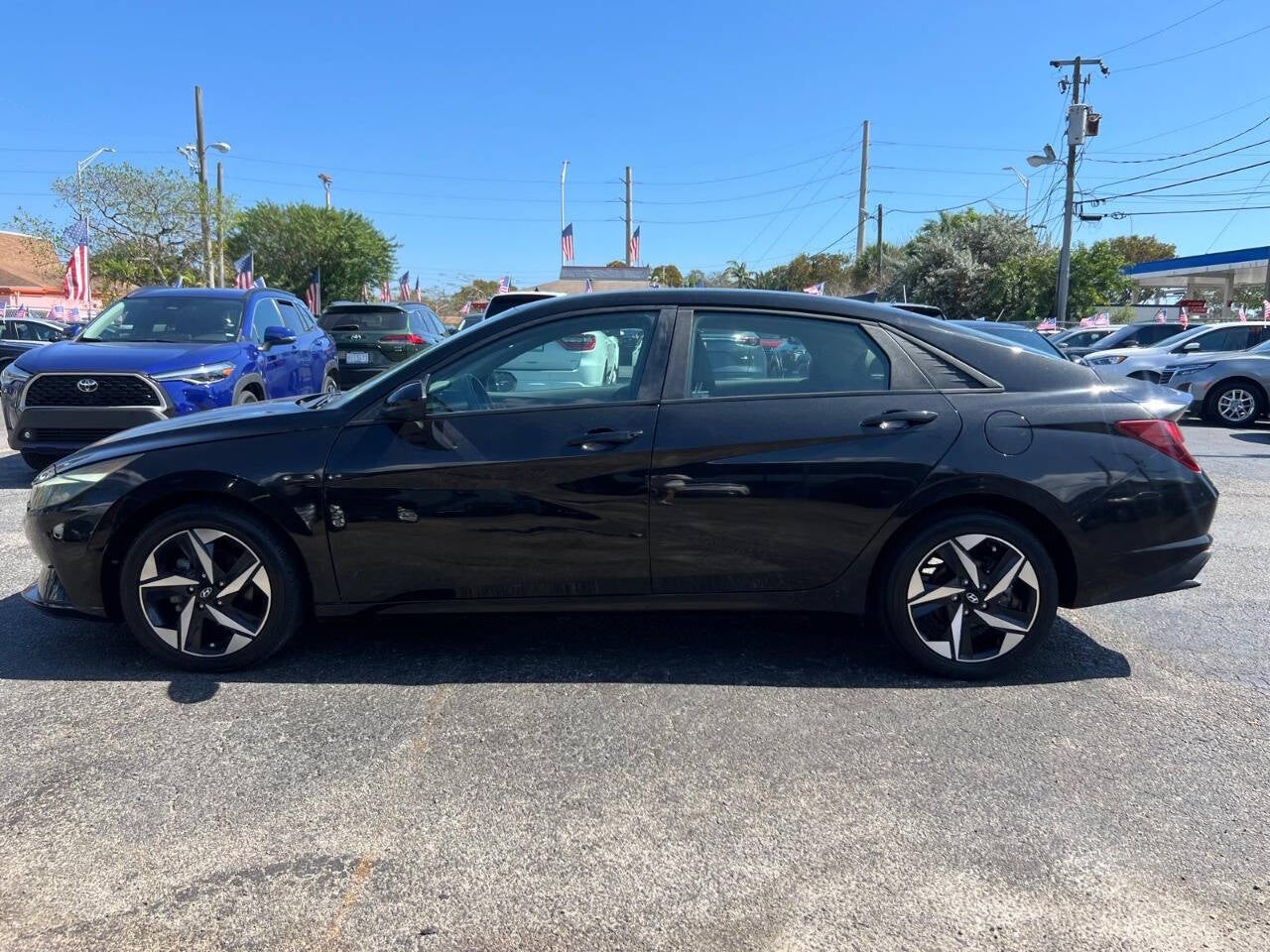 2023 Hyundai Elantra SEL 4dr Sedan