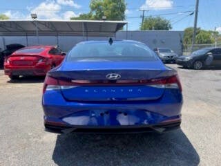 2023 Hyundai Elantra SEL 4dr Sedan