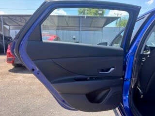 2023 Hyundai Elantra SEL 4dr Sedan