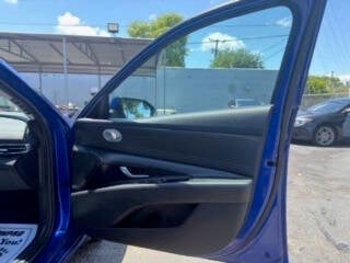 2023 Hyundai Elantra SEL 4dr Sedan