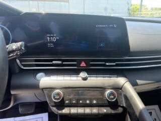 2023 Hyundai Elantra SEL 4dr Sedan