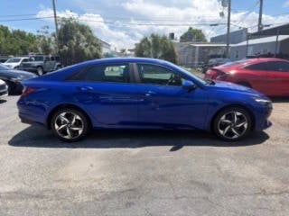 2023 Hyundai Elantra SEL 4dr Sedan