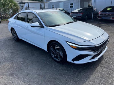 2024 Hyundai Elantra SEL 4dr Sedan