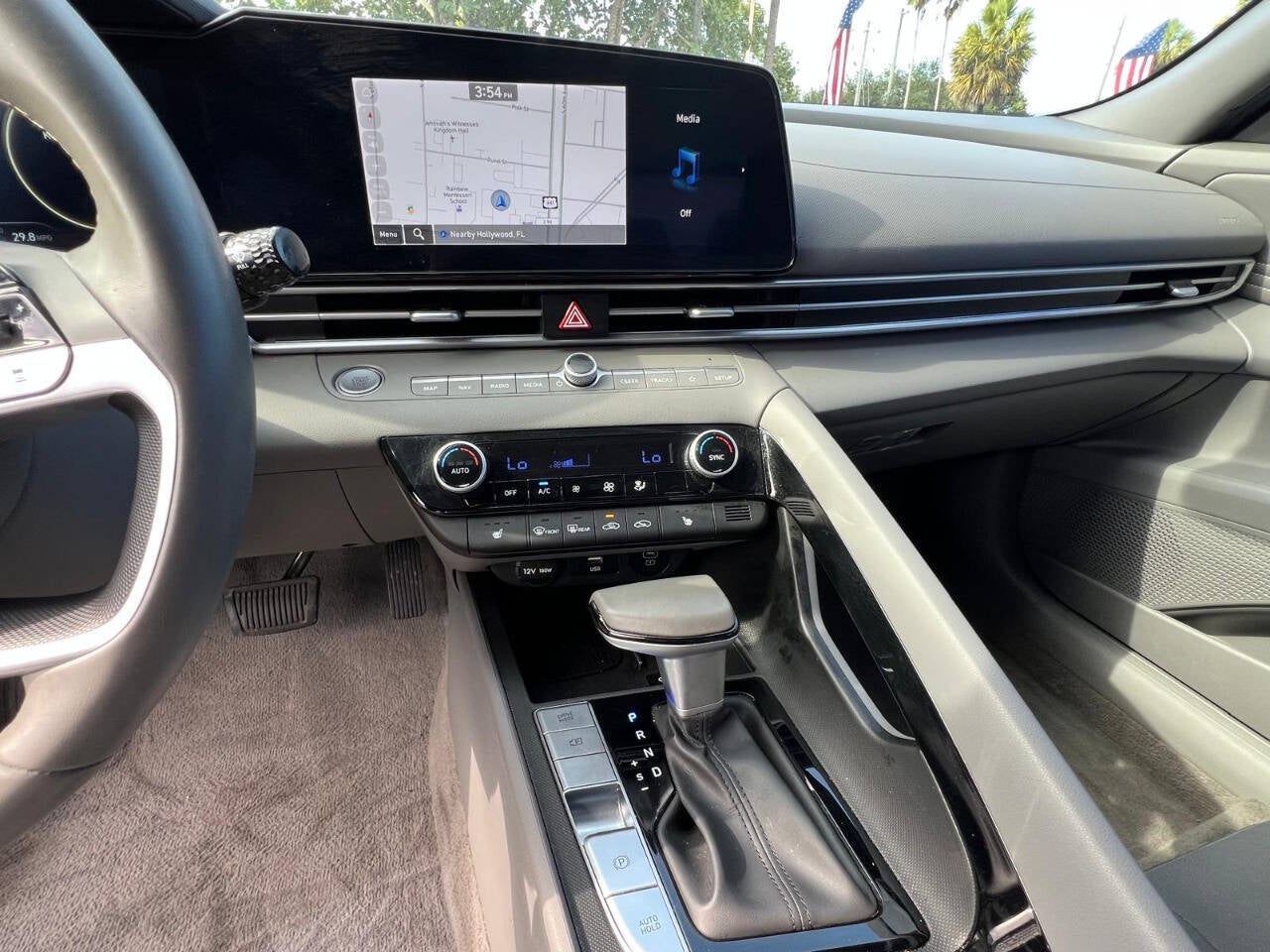 2024 Hyundai Elantra SEL 4dr Sedan