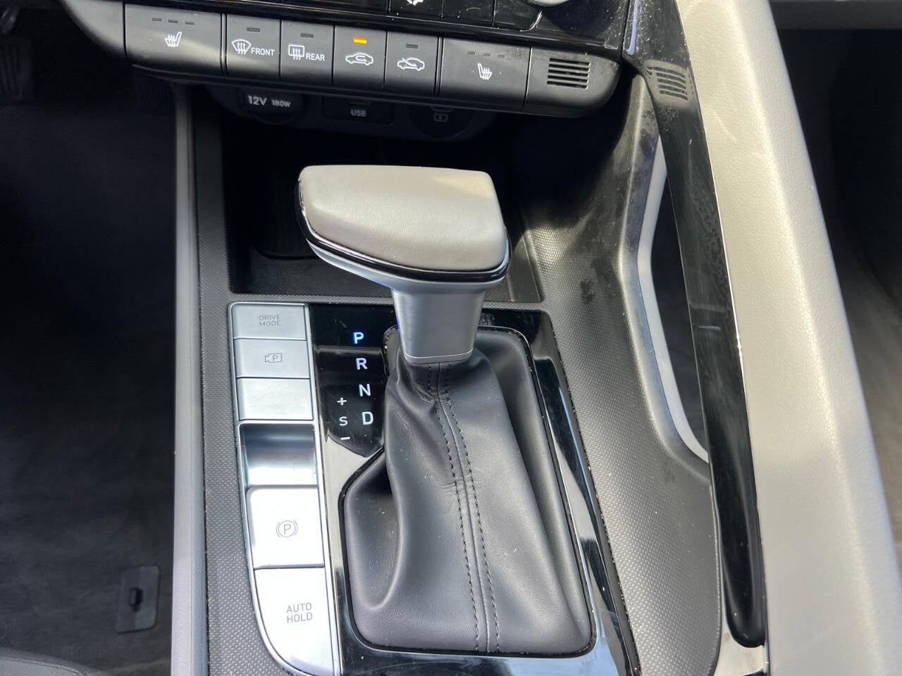 2024 Hyundai Elantra SEL 4dr Sedan