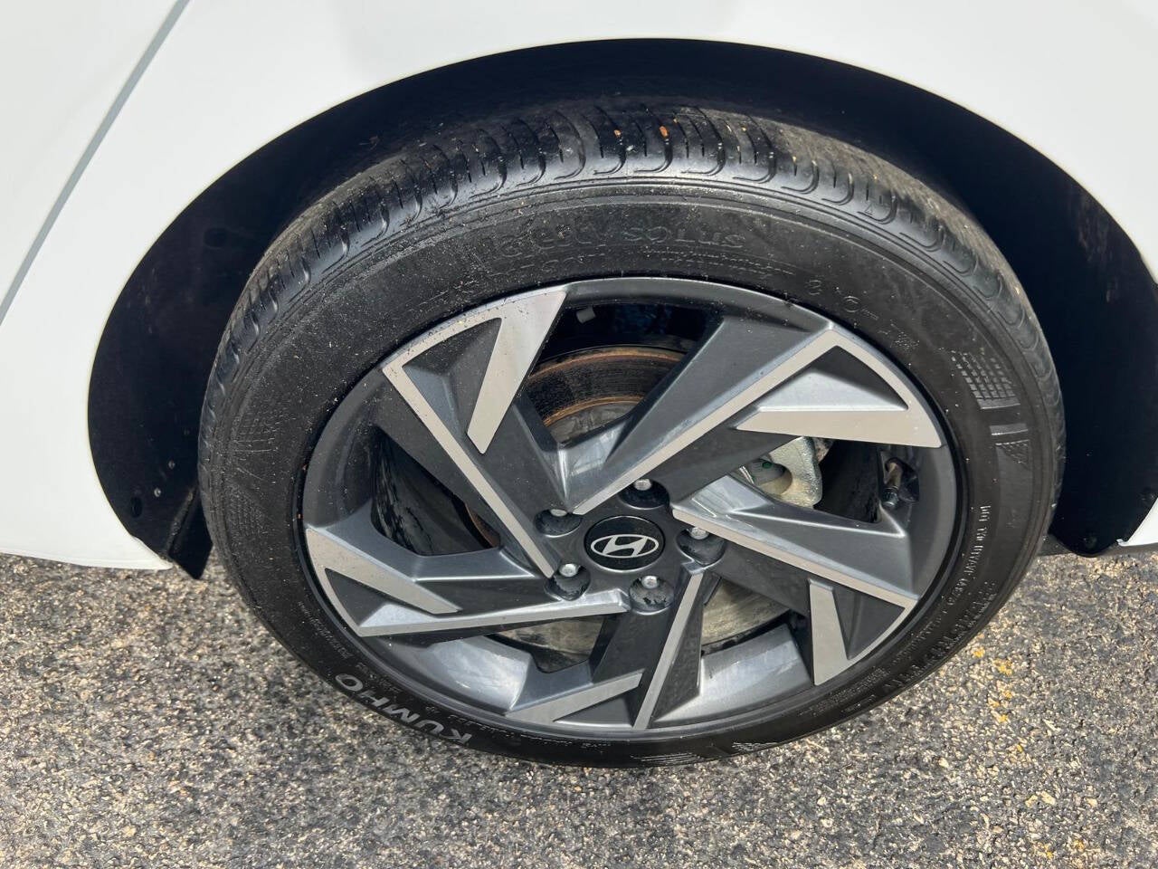 2024 Hyundai Elantra SEL 4dr Sedan