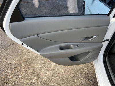 2024 Hyundai Elantra SEL 4dr Sedan