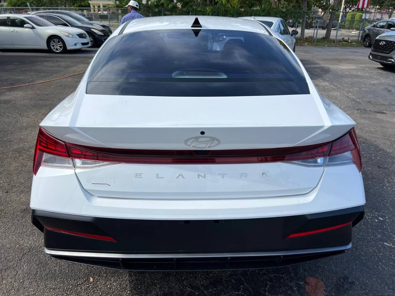 2024 Hyundai Elantra SEL 4dr Sedan