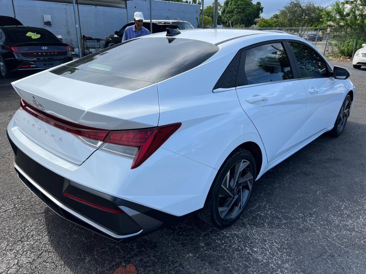 2024 Hyundai Elantra SEL 4dr Sedan