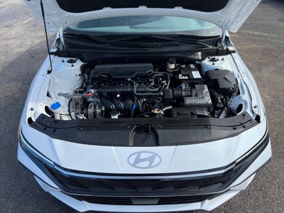 2024 Hyundai Elantra SEL 4dr Sedan