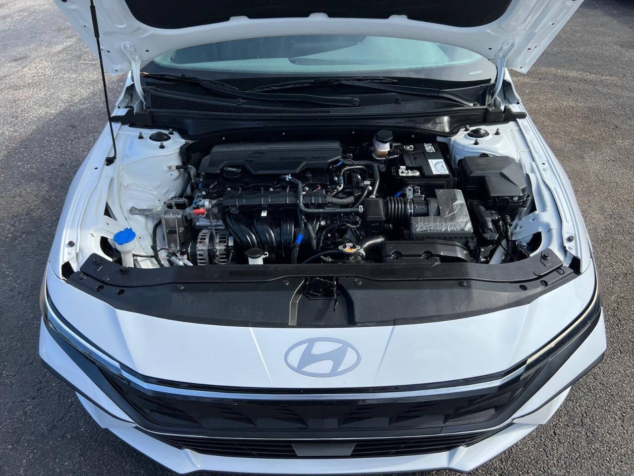 2024 Hyundai Elantra SEL 4dr Sedan