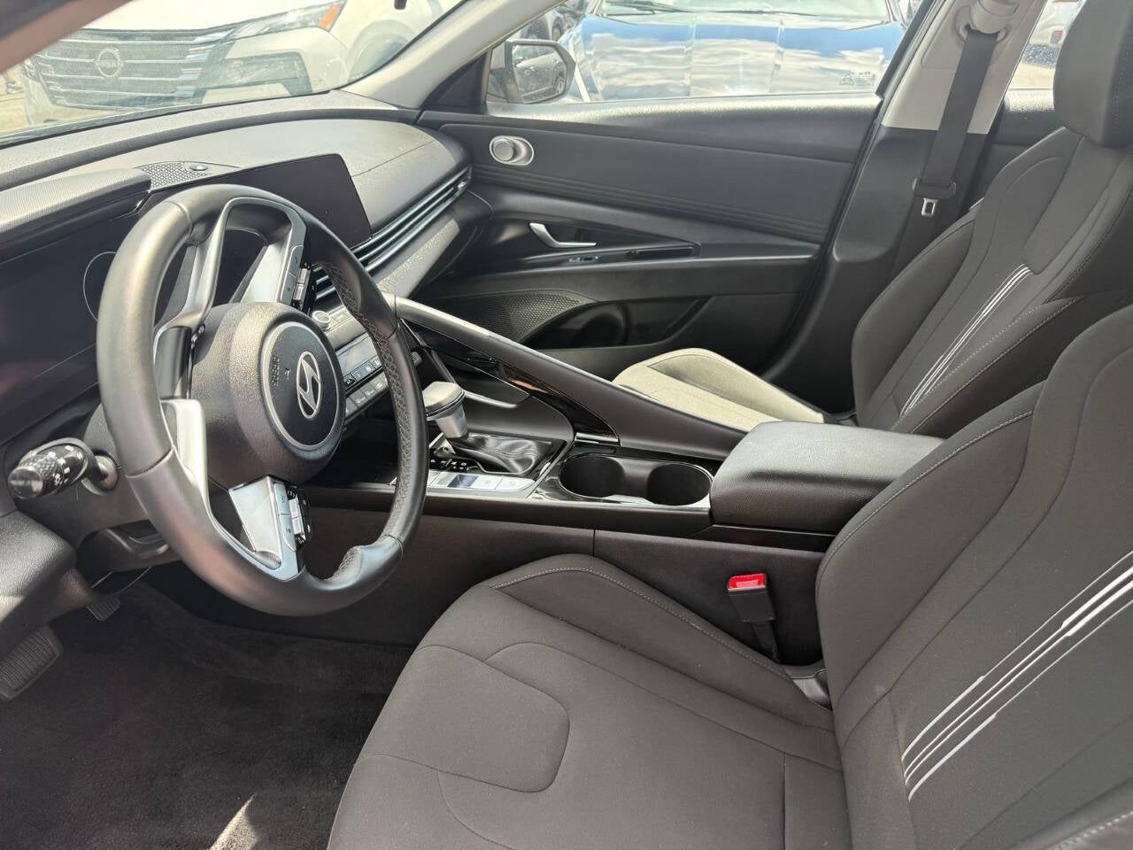 2025 Hyundai Elantra SEL Convenience 4dr Sedan