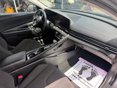 2025 Hyundai Elantra SEL Convenience 4dr Sedan