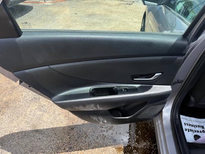 2025 Hyundai Elantra SEL Convenience 4dr Sedan