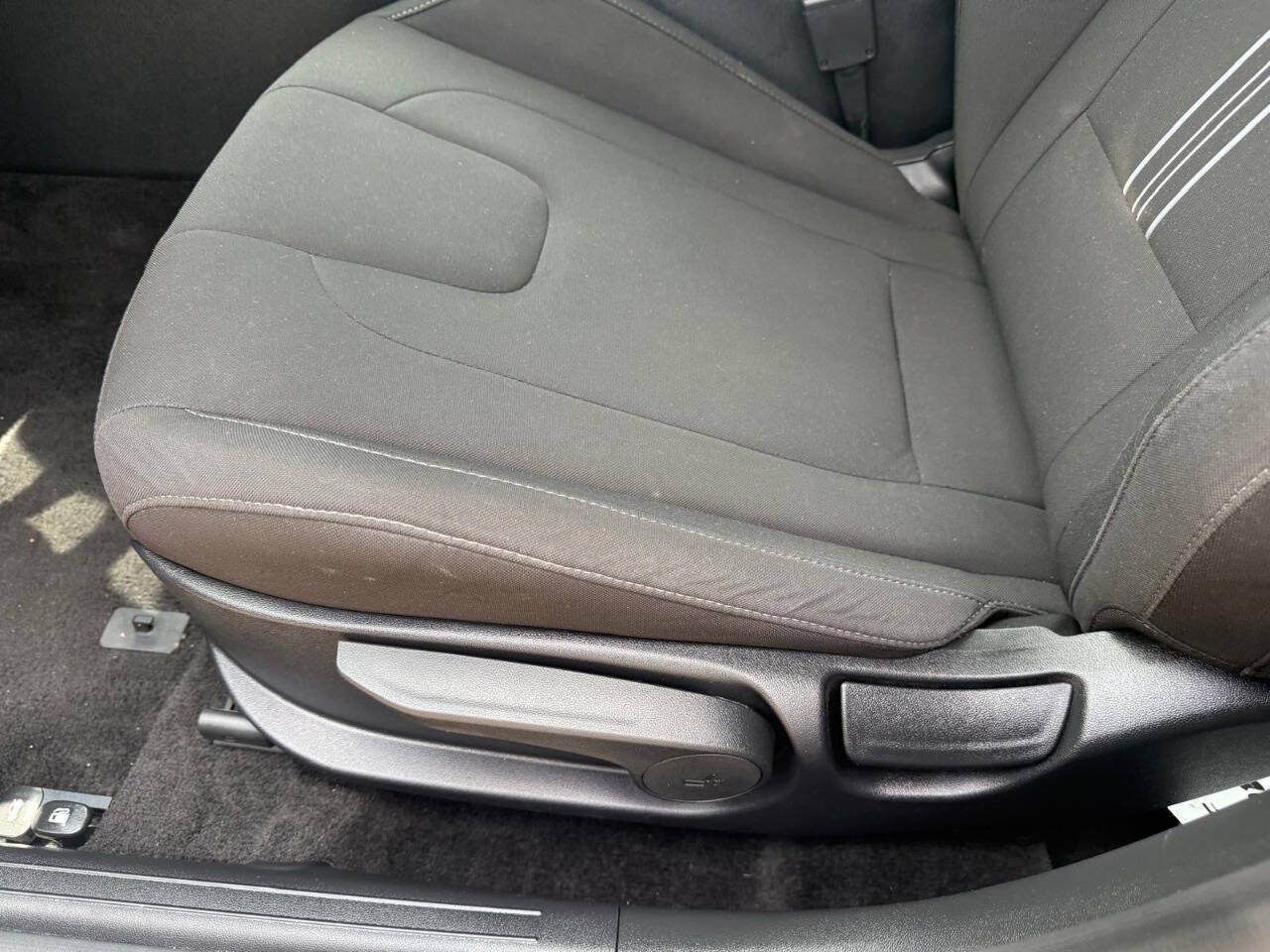 2025 Hyundai Elantra SEL Convenience 4dr Sedan