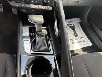 2025 Hyundai Elantra SEL Convenience 4dr Sedan