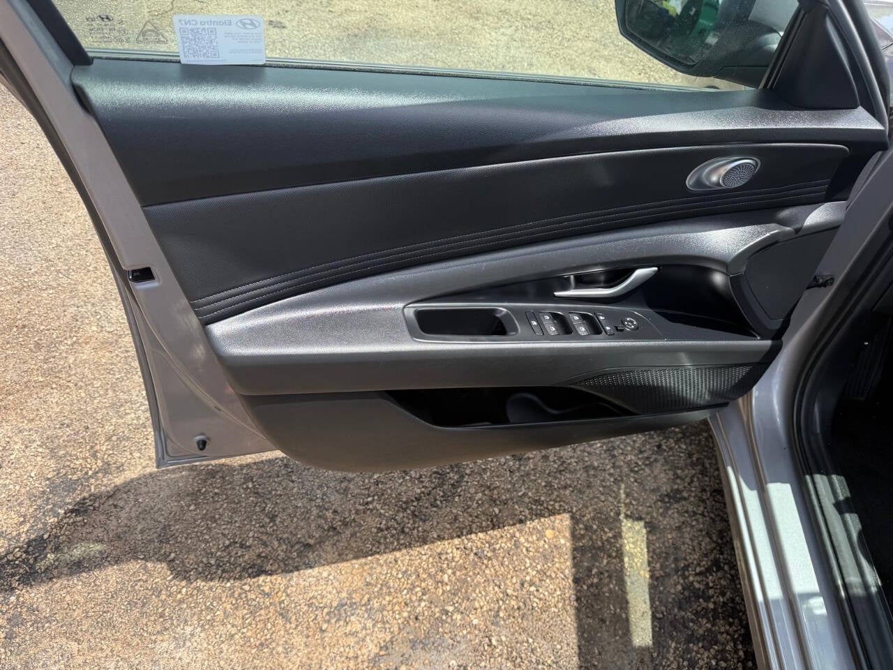 2025 Hyundai Elantra SEL Convenience 4dr Sedan