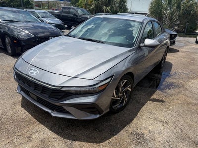 2025 Hyundai Elantra SEL Convenience 4dr Sedan
