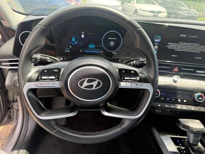2025 Hyundai Elantra SEL Convenience 4dr Sedan