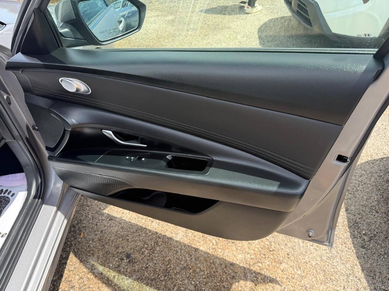 2025 Hyundai Elantra SEL Convenience 4dr Sedan