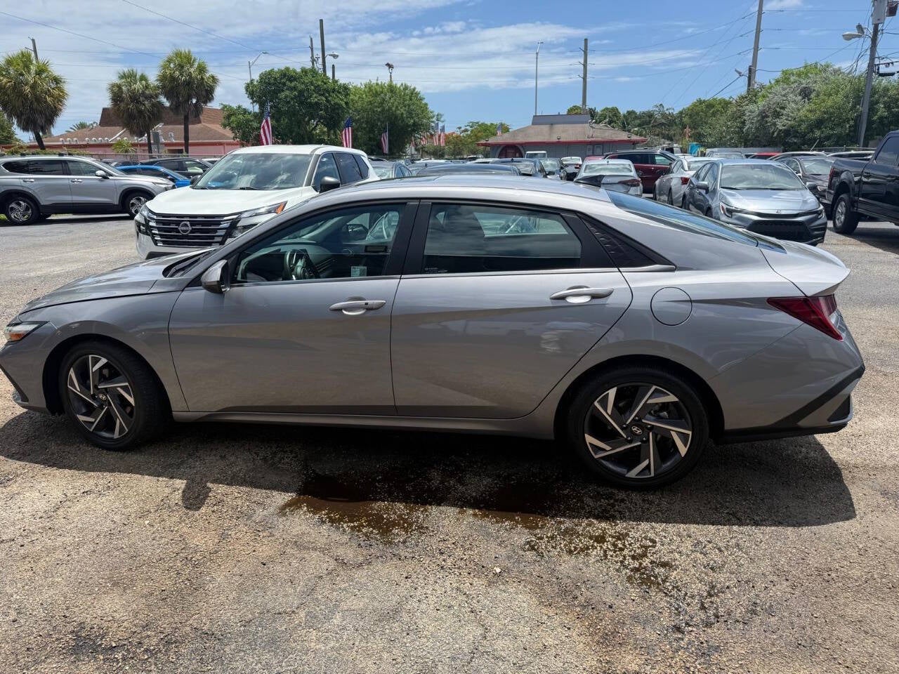 2025 Hyundai Elantra SEL Convenience 4dr Sedan