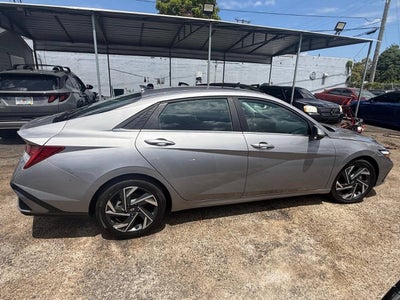 2025 Hyundai Elantra SEL Convenience 4dr Sedan