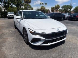 2025 Hyundai Elantra SEL Convenience 4dr Sedan