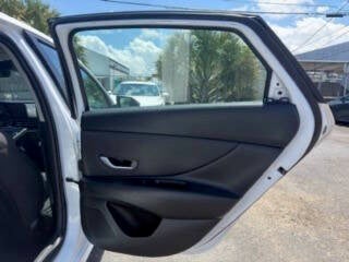 2025 Hyundai Elantra SEL Convenience 4dr Sedan