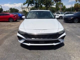 2025 Hyundai Elantra SEL Convenience 4dr Sedan