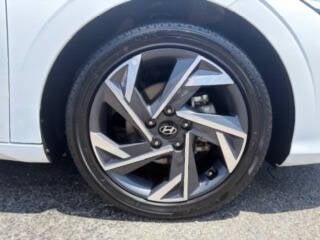 2025 Hyundai Elantra SEL Convenience 4dr Sedan