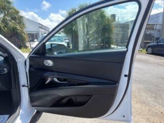 2025 Hyundai Elantra SEL Convenience 4dr Sedan